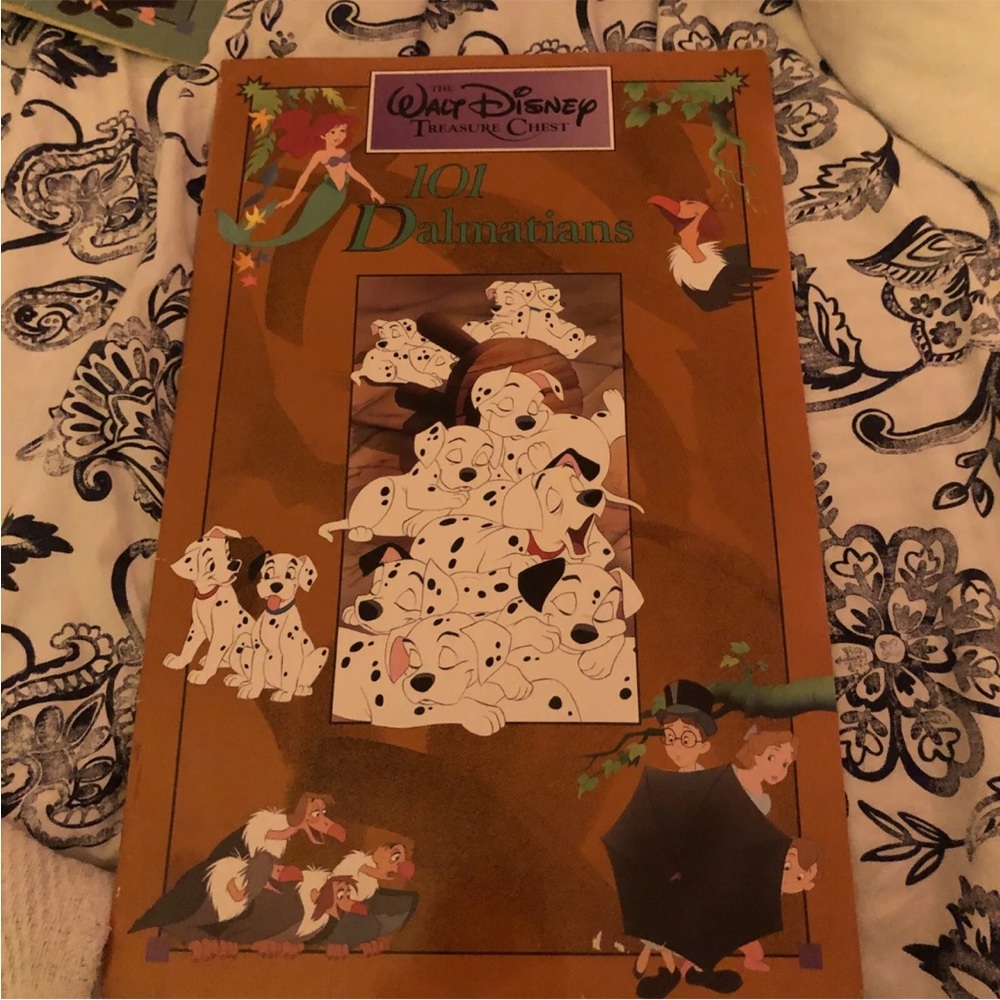 The Walt Disney Treasure Chest 1991 Four Oversized Books in Folder VINTAGE READ! - Picture 5 of 5